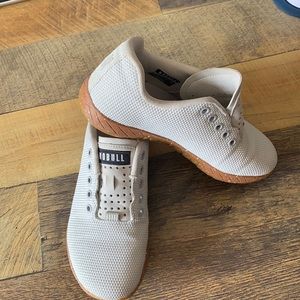 Nobull size 7